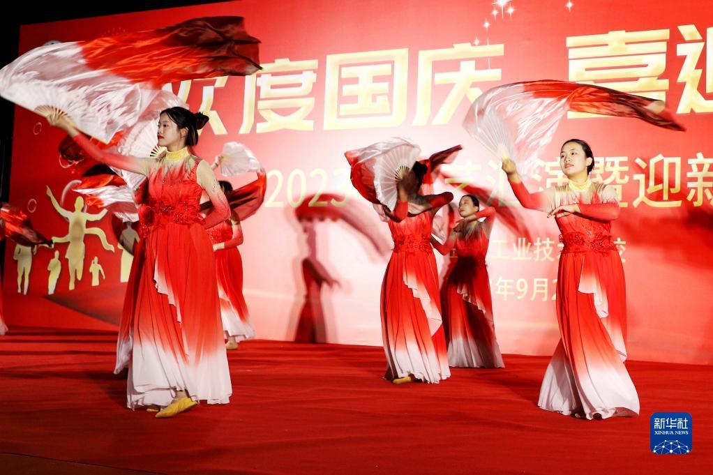 皇冠登录网